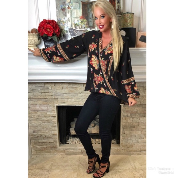 LAST 1! ❤️Surplice Tribal Border Printed Hi Lo Top - Picture 8 of 9